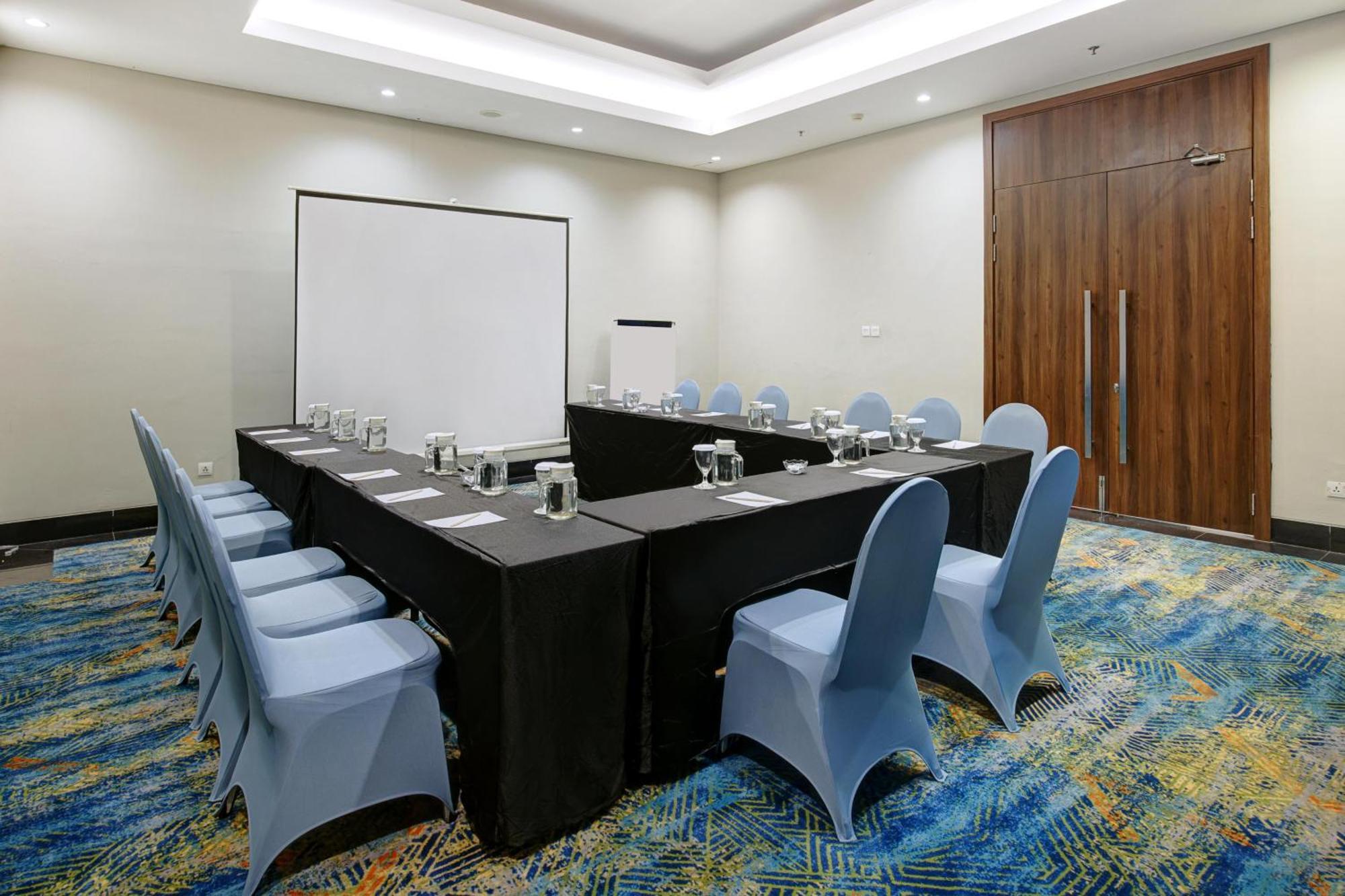Aston Inn Pantai Losari Makassar Luaran gambar